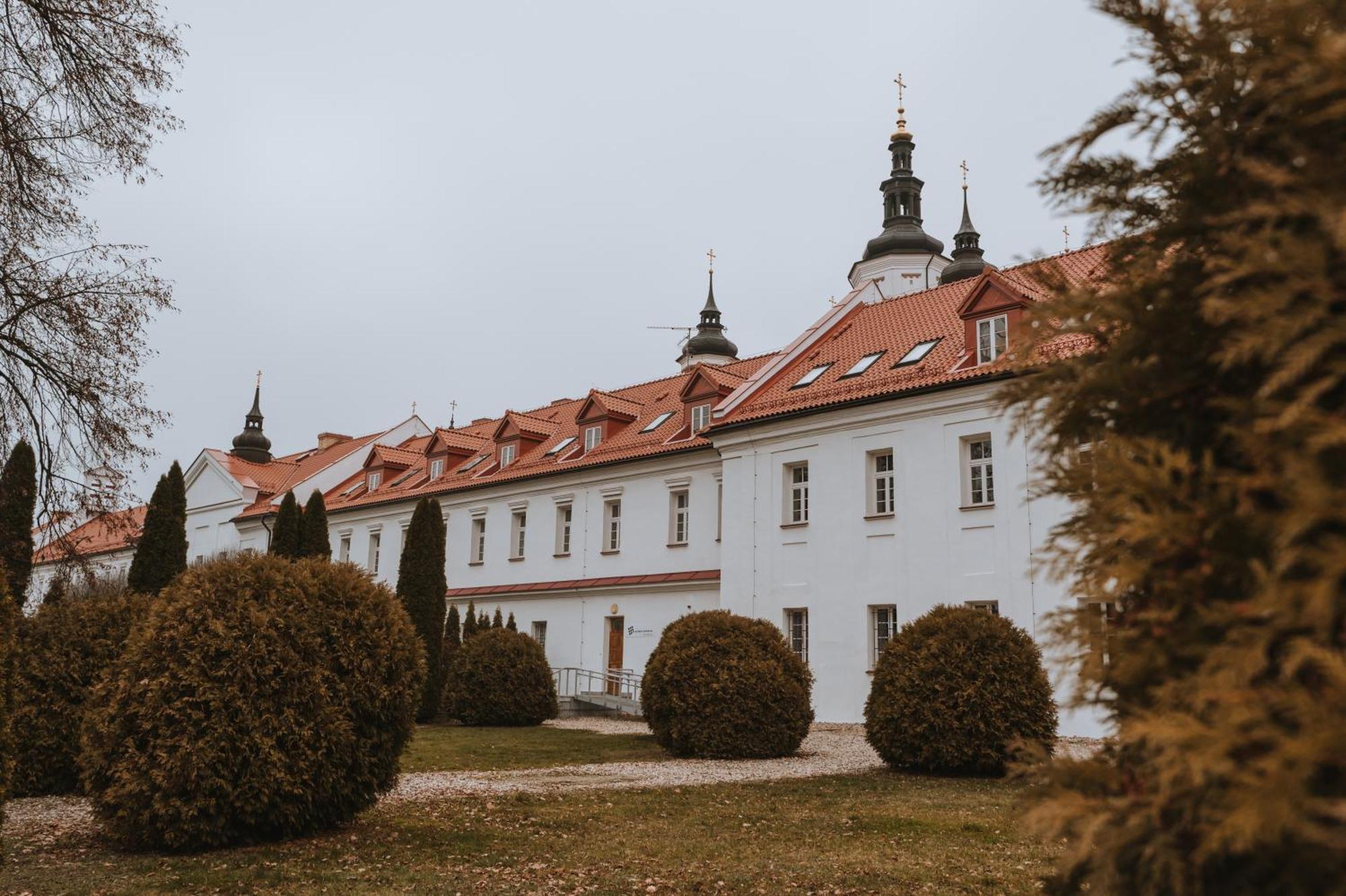 Pokoje Goscinne Domu Pielgrzyma W Supraslu Exterior photo